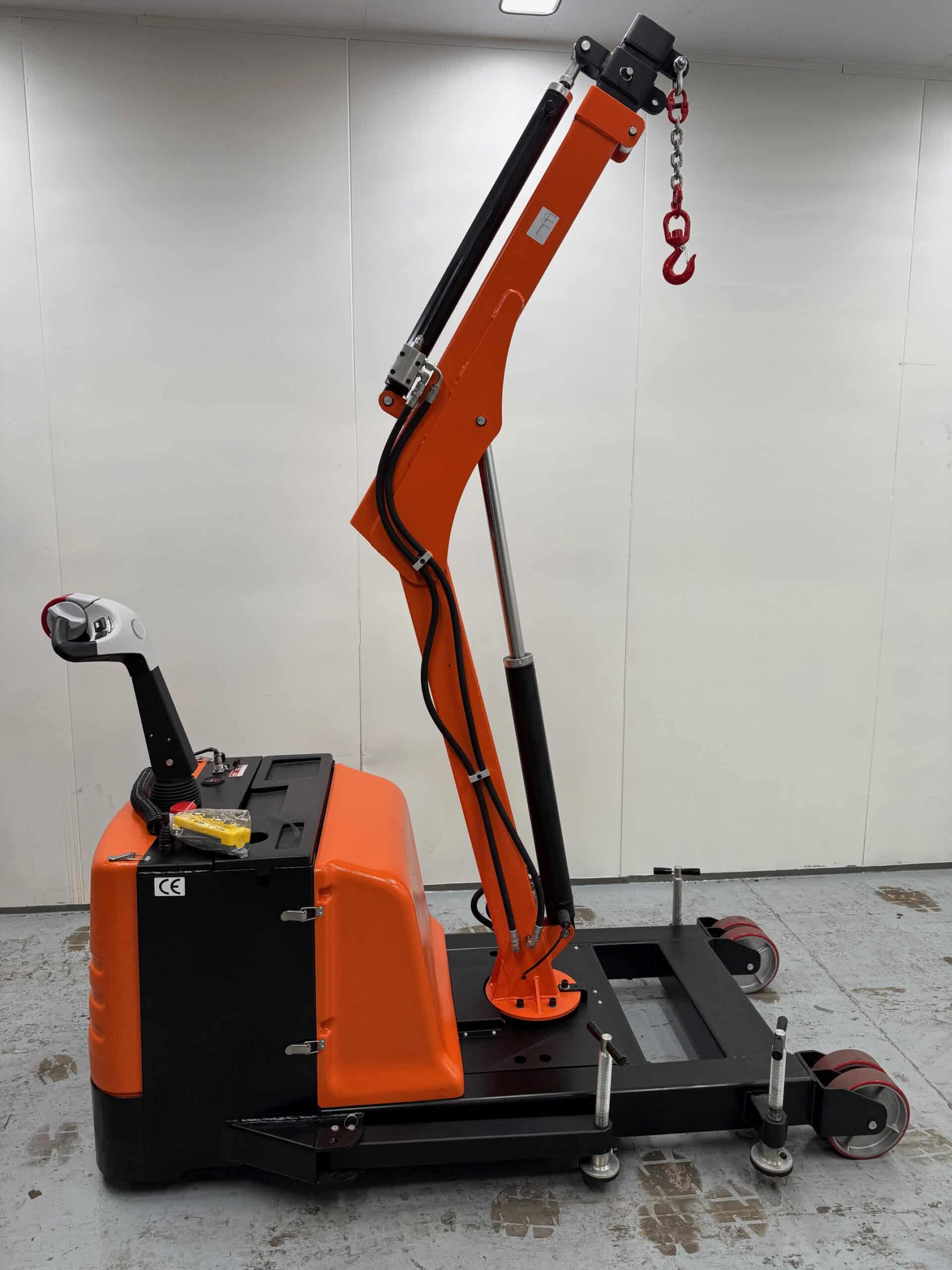 EcoWarrior 900kg Full Electric Rotating Counterbalanced Crane 16 EcoWarrior 900kg Full Electric Rotating Counterbalanced Crane - Image 16