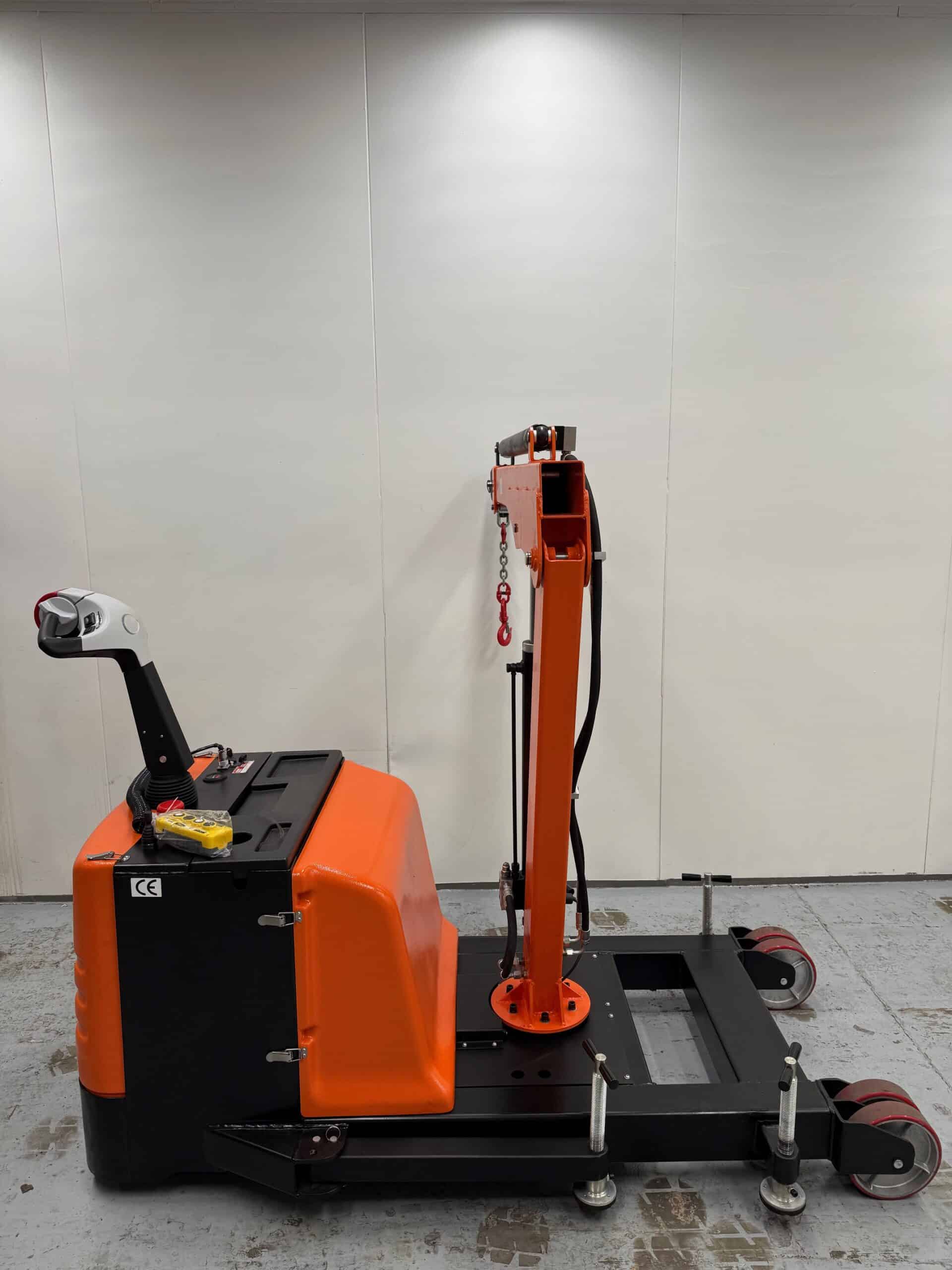 EcoWarrior 900kg Full Electric Rotating Counterbalanced Crane 15 EcoWarrior 900kg Full Electric Rotating Counterbalanced Crane - Image 15