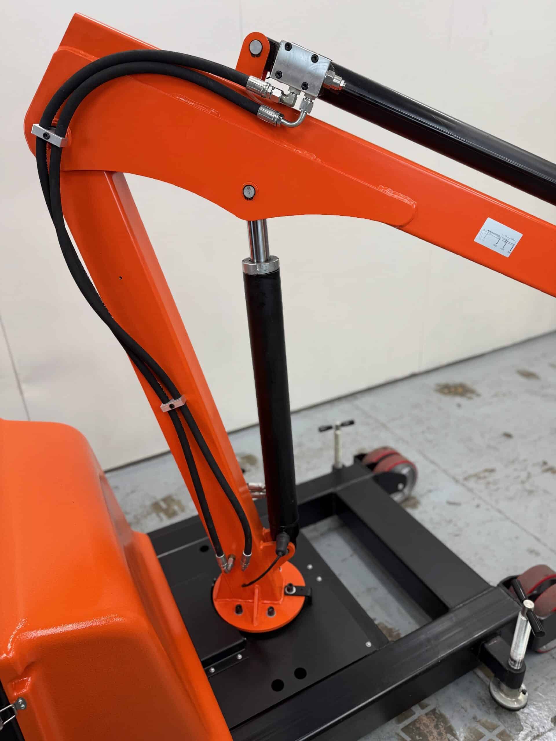 EcoWarrior 900kg Full Electric Rotating Counterbalanced Crane 5 EcoWarrior 900kg Full Electric Rotating Counterbalanced Crane - Image 5